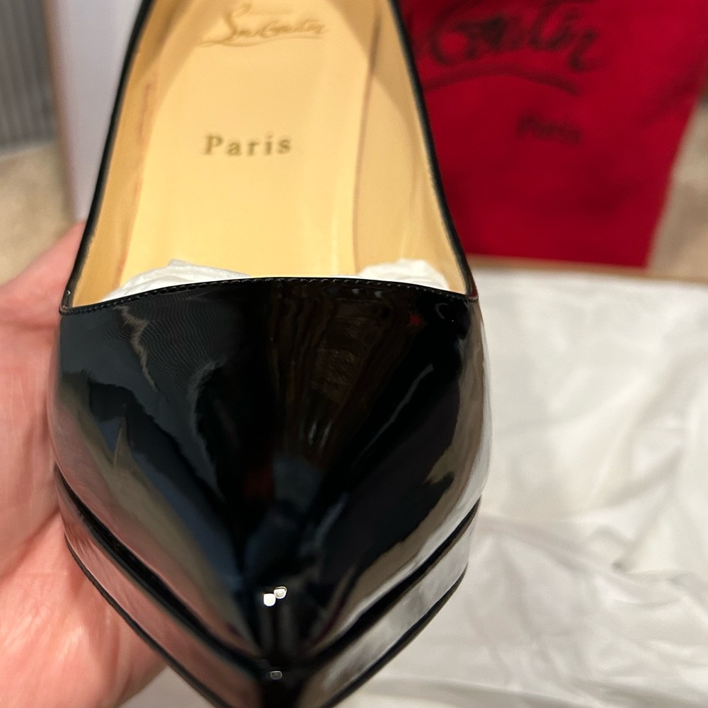 Christian Louboutin So Kate. Size 8. Black, 4inch high. Used once - Picture 3 of 8